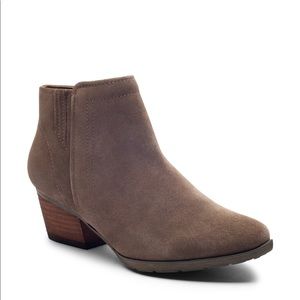 Blondo Valli waterproof booties
